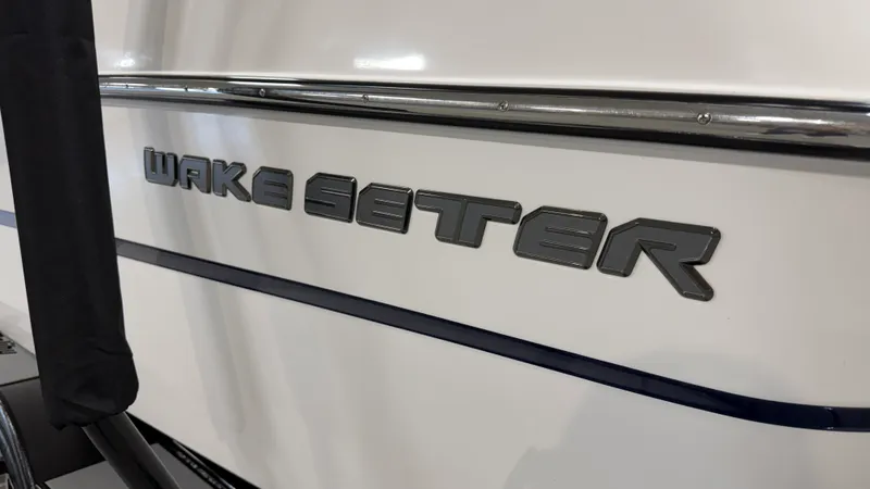 Slide: The Image of Malibu 24MXZ 2017 - 126