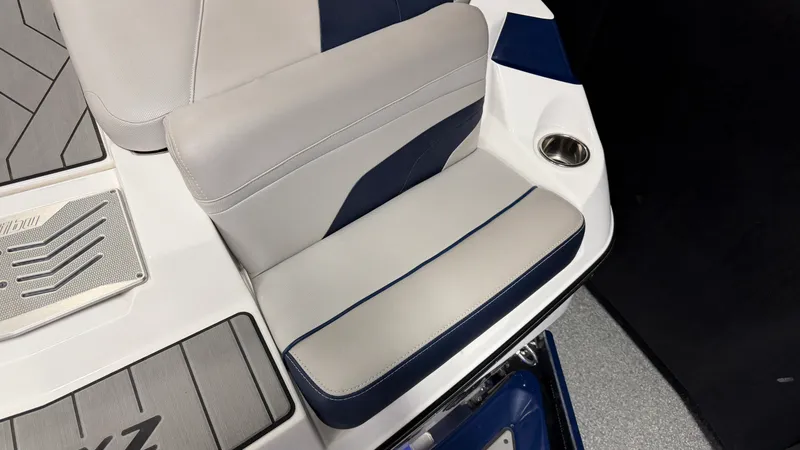 Slide: The Image of Malibu 24MXZ 2017 - 18