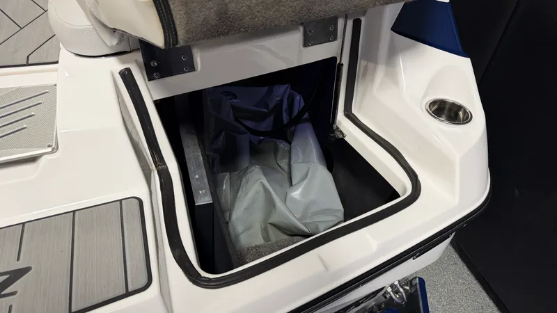 Slide: The Image of Malibu 24MXZ 2017 - 19