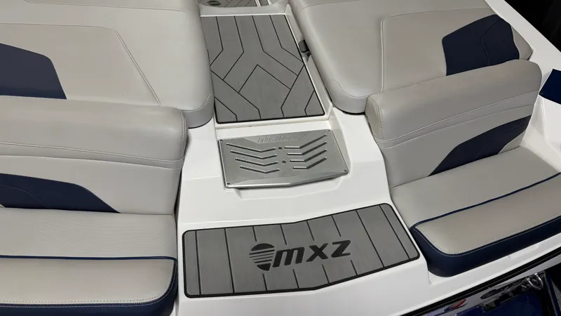 Slide: The Image of Malibu 24MXZ 2017 - 21