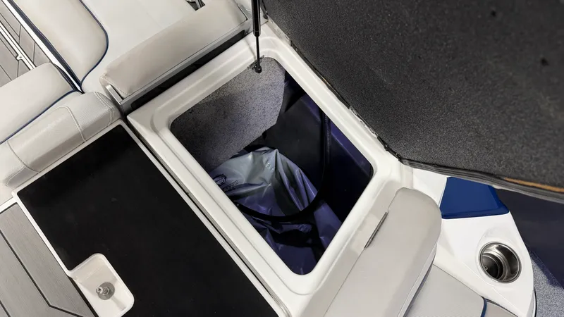 Slide: The Image of Malibu 24MXZ 2017 - 26