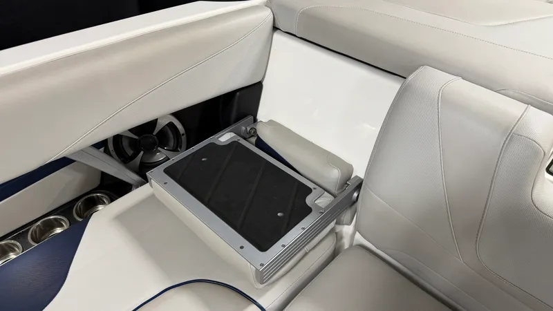 Slide: The Image of Malibu 24MXZ 2017 - 35