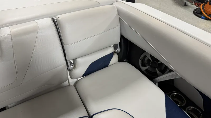 Slide: The Image of Malibu 24MXZ 2017 - 47