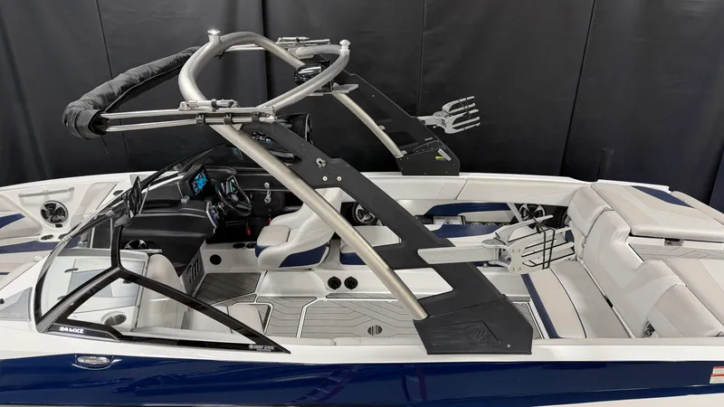 Slide: The Image of Malibu 24MXZ 2017 - 6