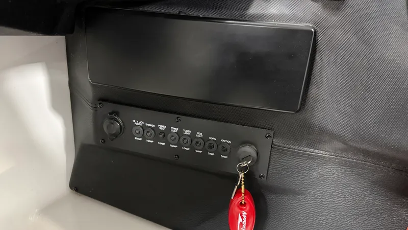 Slide: The Image of Malibu 24MXZ 2017 - 77