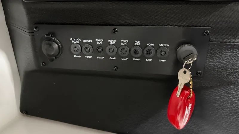 Slide: The Image of Malibu 24MXZ 2017 - 78