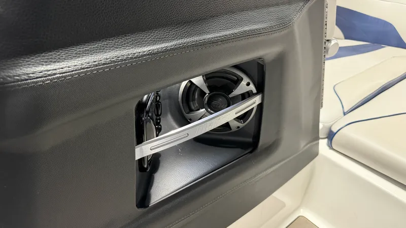 Slide: The Image of Malibu 24MXZ 2017 - 87