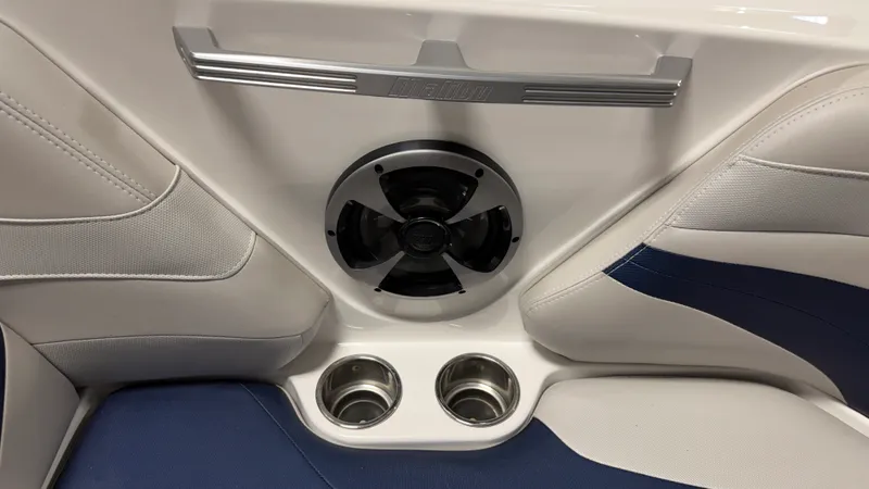 Slide: The Image of Malibu 24MXZ 2017 - 95