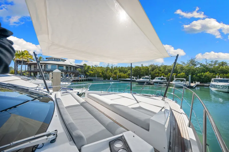 Slide: The Image of Azimut S6 2022 - 26