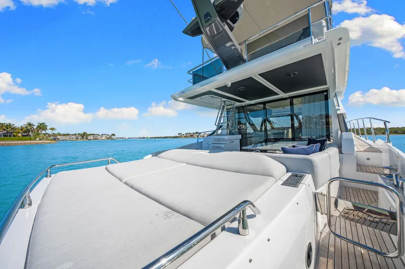 Slide: The Image of Azimut S6 2022 - 42