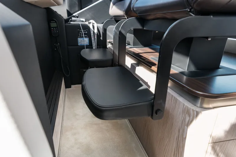 Slide: The Image of Azimut S6 2022 - 51