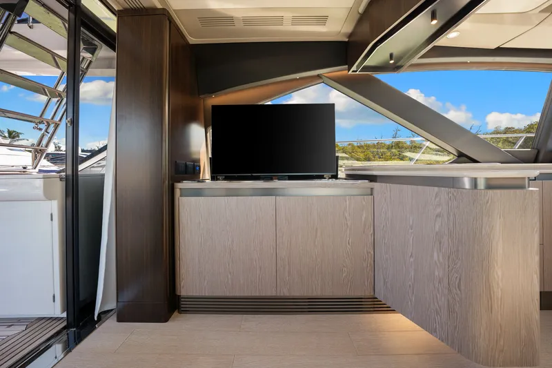 Slide: The Image of Azimut S6 2022 - 55