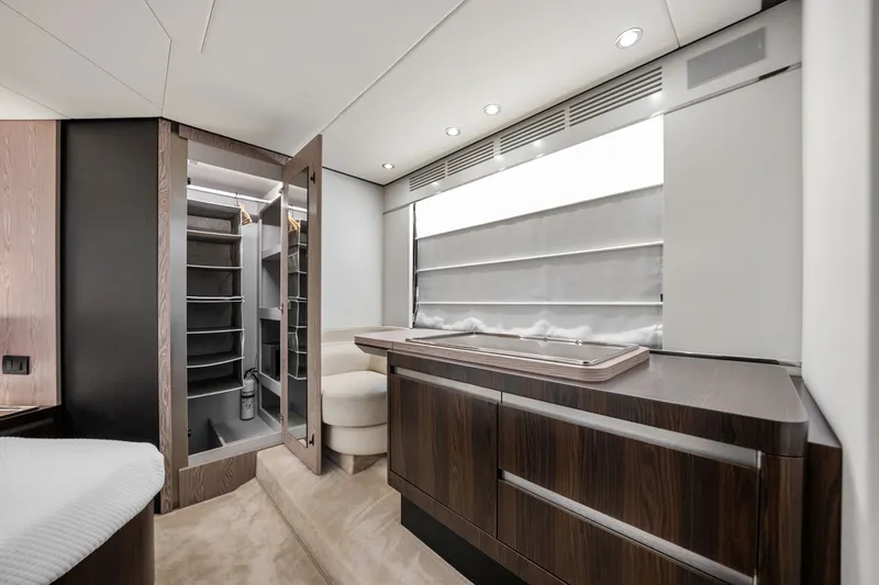 Slide: The Image of Azimut S6 2022 - 66