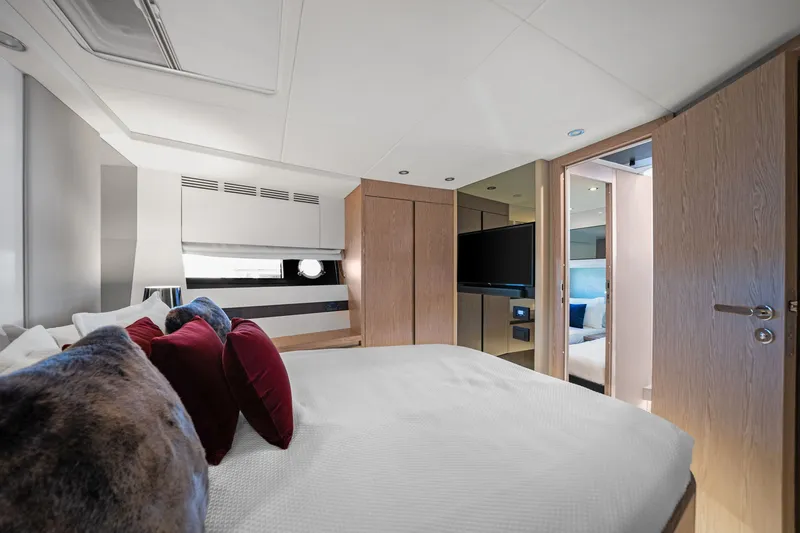 Slide: The Image of Azimut S6 2022 - 68