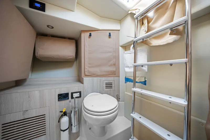 Slide: The Image of Azimut S6 2022 - 74