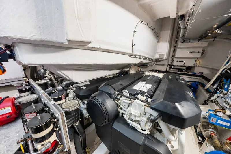 Slide: The Image of Azimut S6 2022 - 76