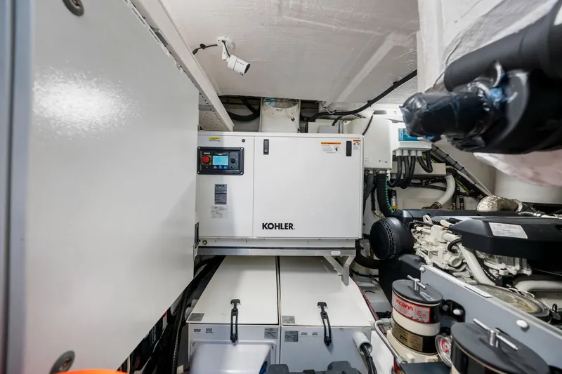 Slide: The Image of Azimut S6 2022 - 77