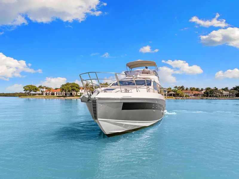 Slide: The Image of Azimut S6 2022 - 8