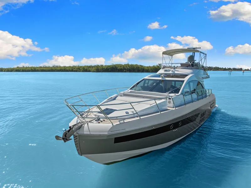 Slide: The Image of Azimut S6 2022 - 9