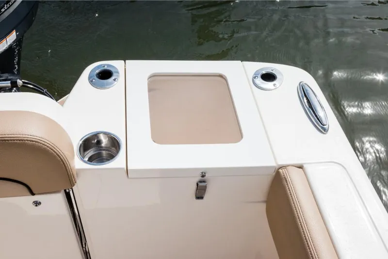 Slide: The Image of Scout 240 XSF 2026 - 15