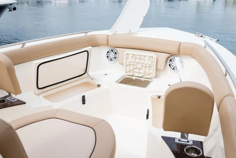 Slide: The Image of Scout 240 XSF 2026 - 30