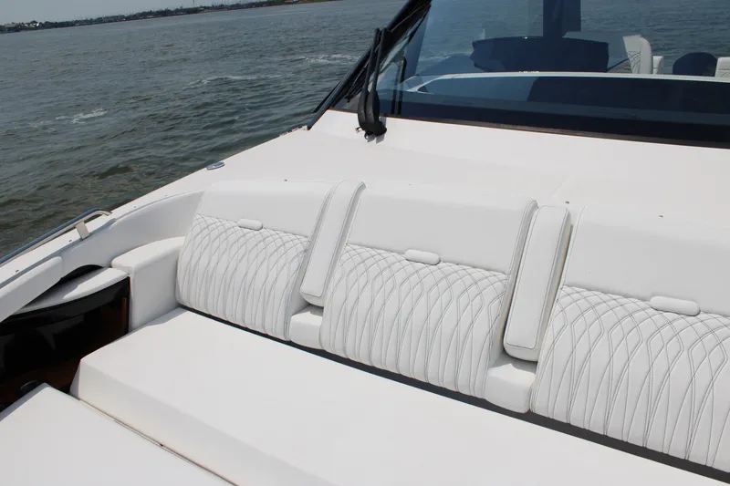 Slide: The Image of Sea Ray Sundancer 370 Outboard 2026 - 100
