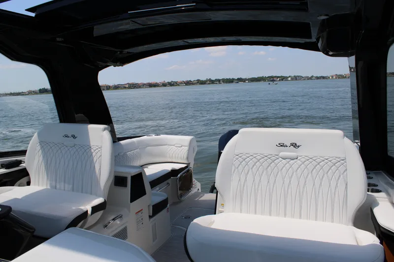 Slide: The Image of Sea Ray Sundancer 370 Outboard 2026 - 101