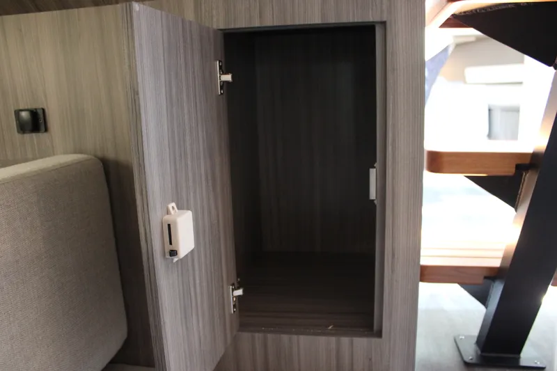 Slide: The Image of Sea Ray Sundancer 370 Outboard 2026 - 50