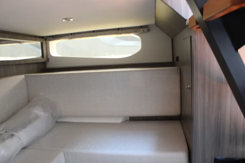 Slide: The Image of Sea Ray Sundancer 370 Outboard 2026 - 51