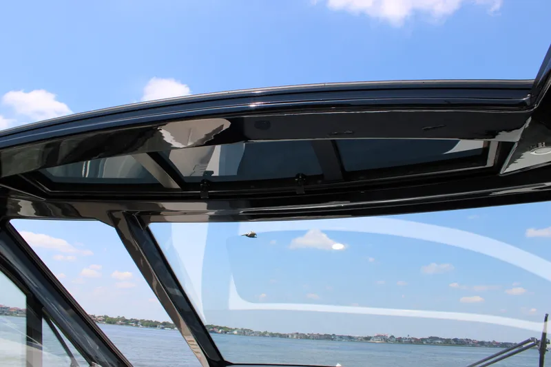 Slide: The Image of Sea Ray Sundancer 370 Outboard 2026 - 55