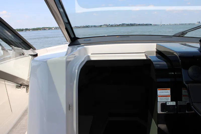 Slide: The Image of Sea Ray Sundancer 370 Outboard 2026 - 57
