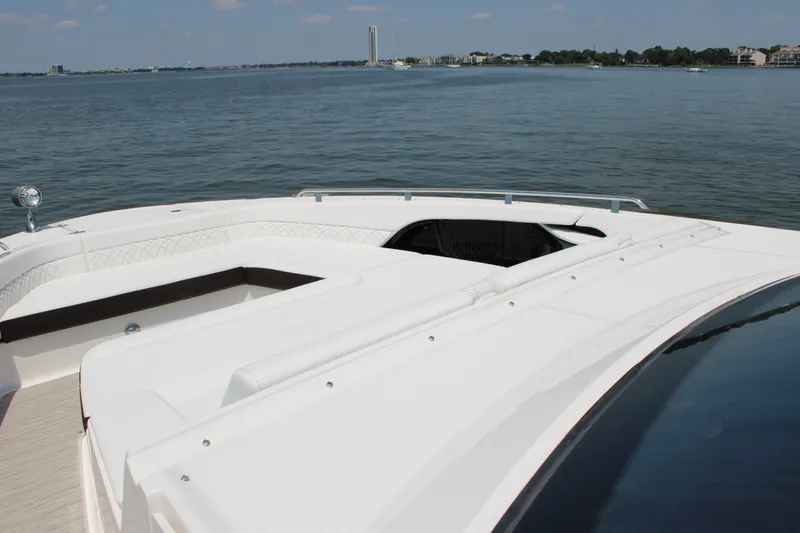 Slide: The Image of Sea Ray Sundancer 370 Outboard 2026 - 61