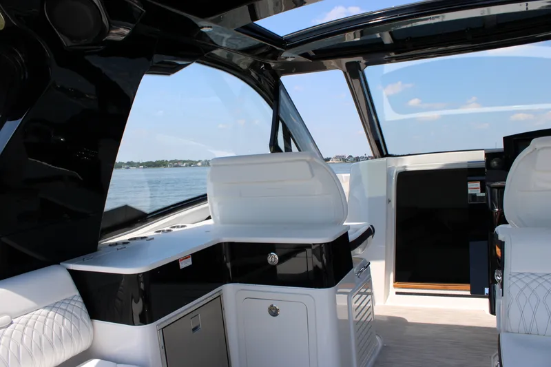 Slide: The Image of Sea Ray Sundancer 370 Outboard 2026 - 63