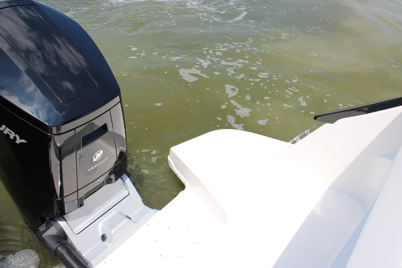 Slide: The Image of Sea Ray Sundancer 370 Outboard 2026 - 79