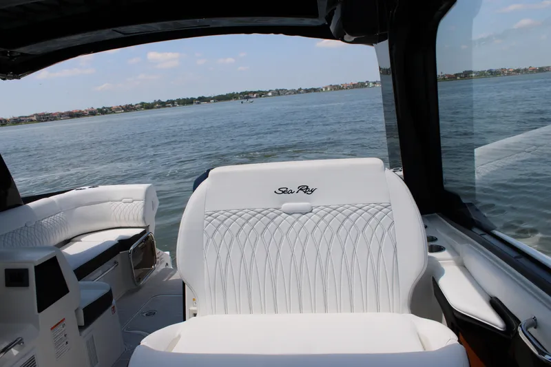 Slide: The Image of Sea Ray Sundancer 370 Outboard 2026 - 82