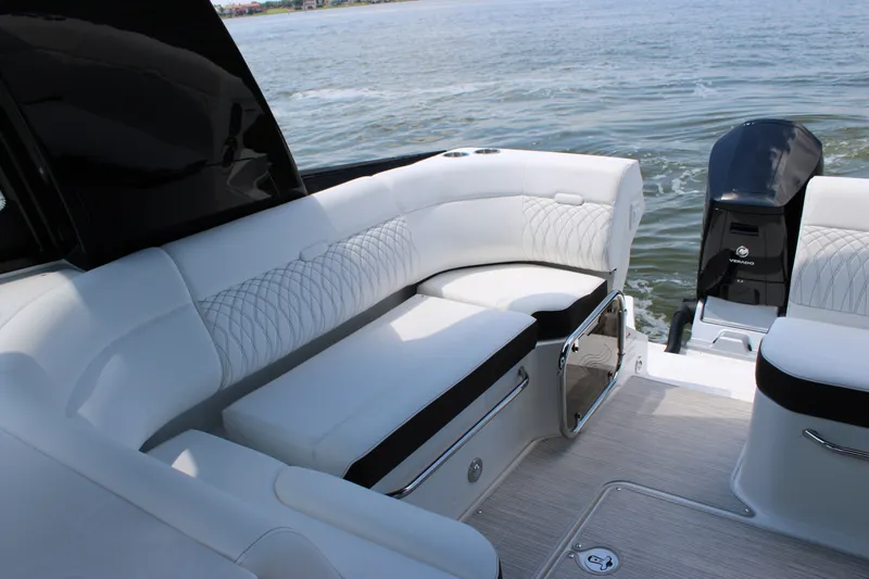 Slide: The Image of Sea Ray Sundancer 370 Outboard 2026 - 85