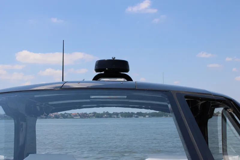 Slide: The Image of Sea Ray Sundancer 370 Outboard 2026 - 94