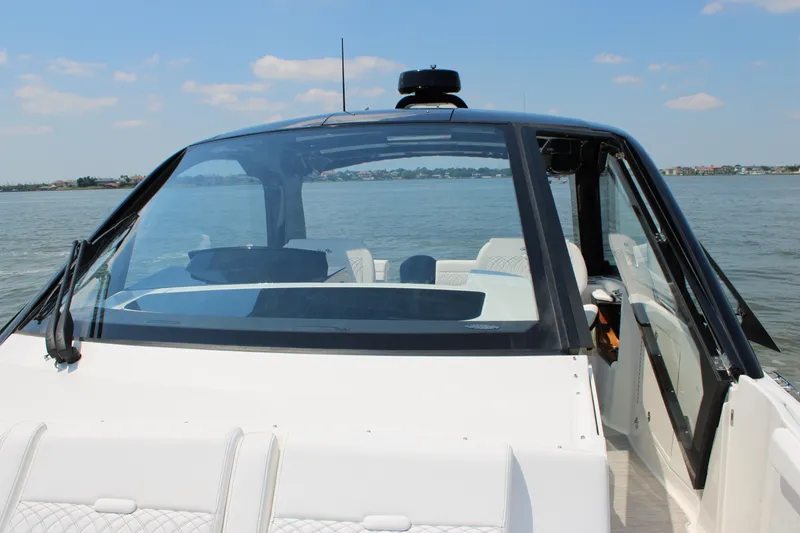 Slide: The Image of Sea Ray Sundancer 370 Outboard 2026 - 96