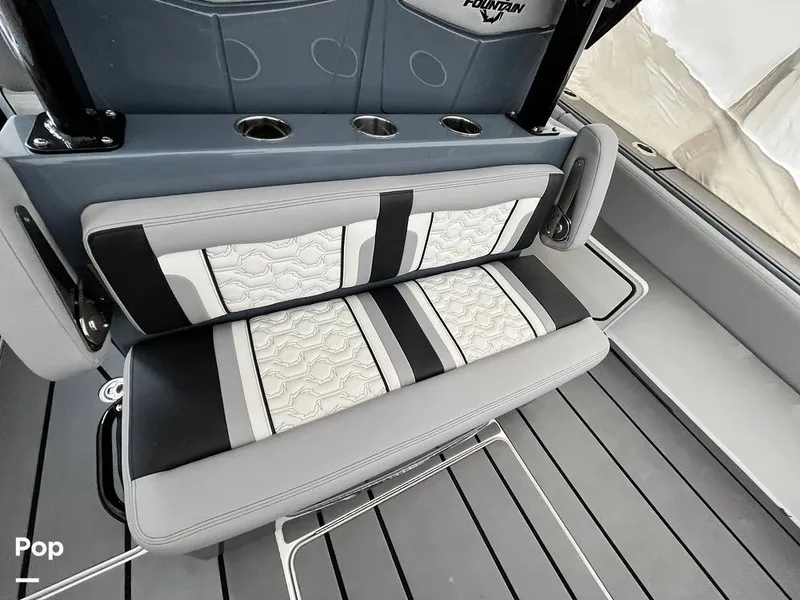 Slide: The Image of Fountain 38 SC 2024 - 16179970