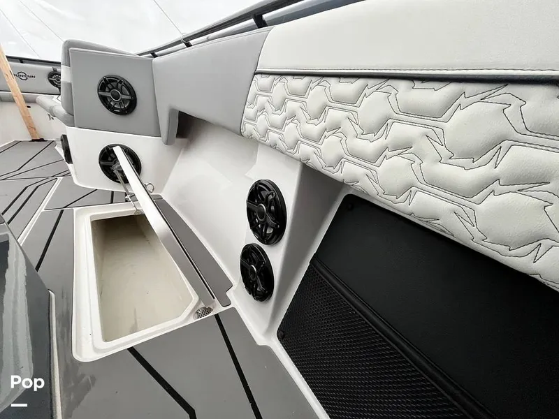 Slide: The Image of Fountain 38 SC 2024 - 16180011