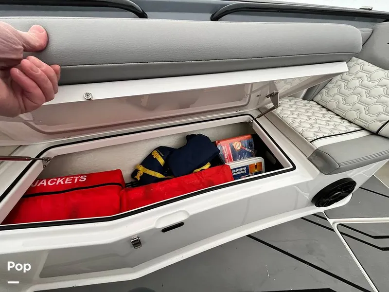 Slide: The Image of Fountain 38 SC 2024 - 16180015