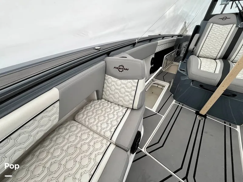 Slide: The Image of Fountain 38 SC 2024 - 16180017