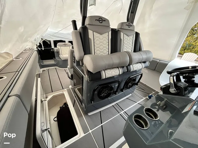 Slide: The Image of Fountain 38 SC 2024 - 16180031