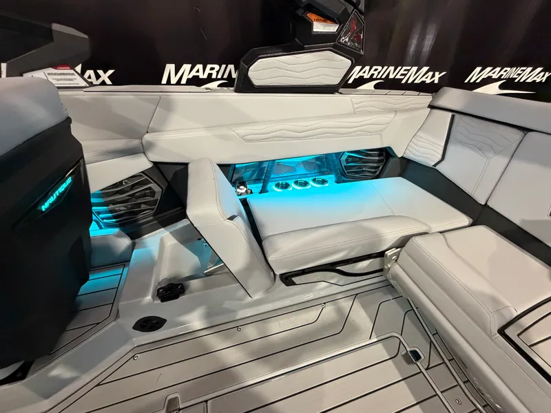 Slide: The Image of Nautique Super Air Nautique G23 2026 - 22