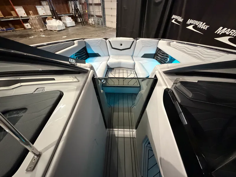 Slide: The Image of Nautique Super Air Nautique G23 2026 - 39