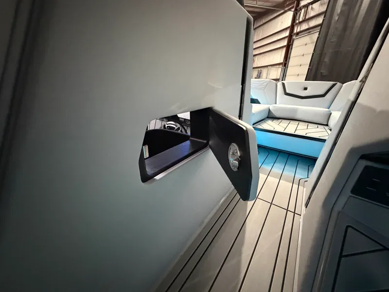 Slide: The Image of Nautique Super Air Nautique G23 2026 - 40