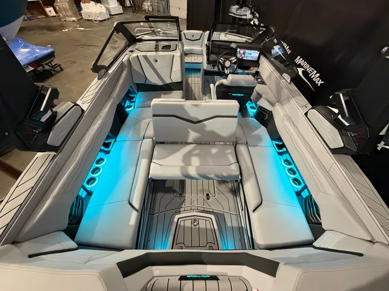 Slide: The Image of Nautique Super Air Nautique G23 2026 - 21