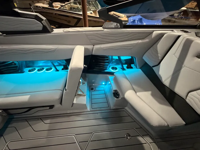 Slide: The Image of Nautique Super Air Nautique G23 2026 - 26