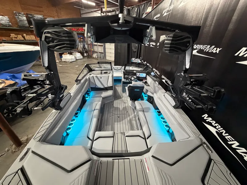 Slide: The Image of Nautique Super Air Nautique G23 2026 - 15