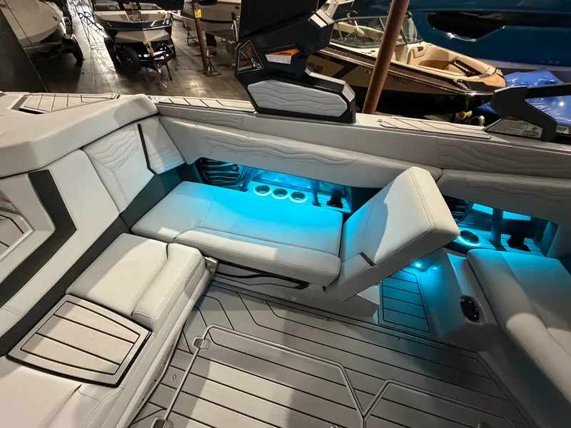 Slide: The Image of Nautique Super Air Nautique G23 2026 - 24